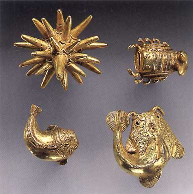 K&ouml;niglicher Goldschmuck der Asante, Ghana, 20. Jh., Ethnologisches Museum Berlin.