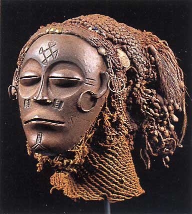Ahnen-Maske der Chokwe aus Angola, 19. Jh., Ethnologisches Museum Dahlem.