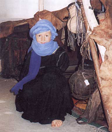 Ein auff&auml;llig blassblonder (offensichtlich nicht ganz waschechter) Tuarg im juniorMuseum des Ethnologischen Museums Berlin.